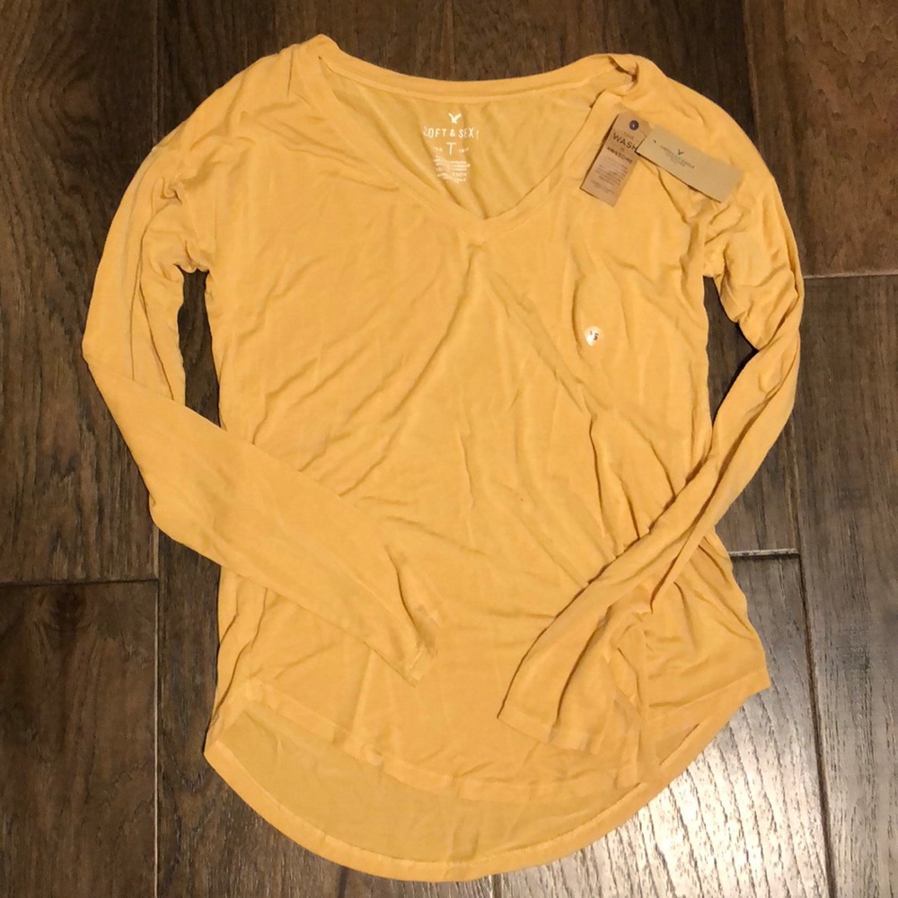 American Eagle tee